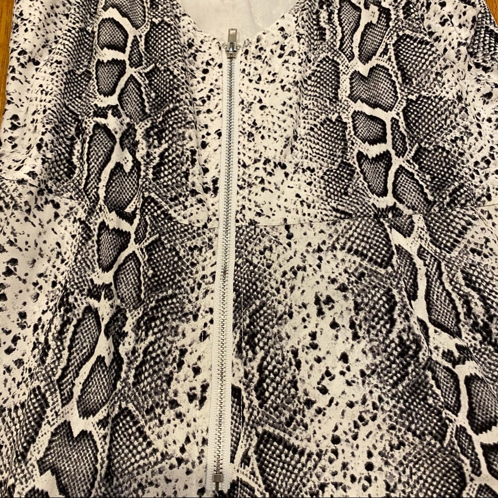 LF Millou Snakeskin Romper - Picture 6 of 10